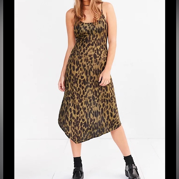 NEW Animal print midi dress in size medium. Can fit small as well. - Picture 2 of 5
